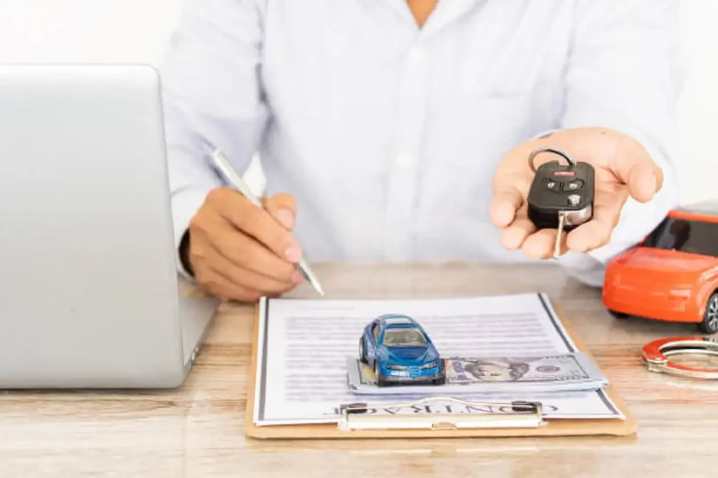 Técnico del INTA trabajando en homologación de automotores