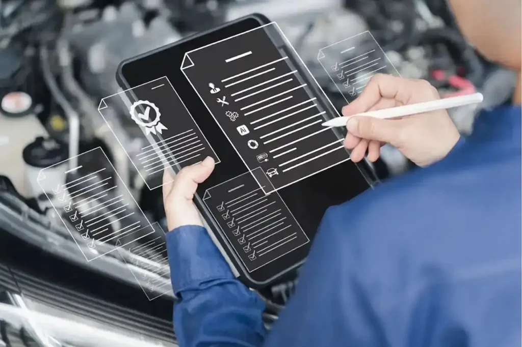 Un ingeniero revisando el proyecto técnico obligatorio